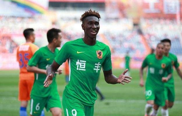  拉齐奥终场前送点痛失关键三分  